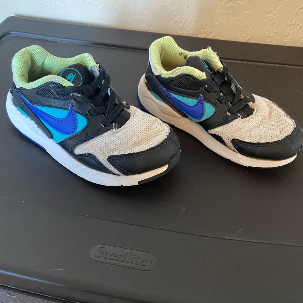 Toddler boy Nike shoes